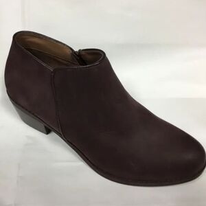 BRAND NEW UNR8ED SIDE ZIPPER +ROUND TOE ANKLE BOOTIE